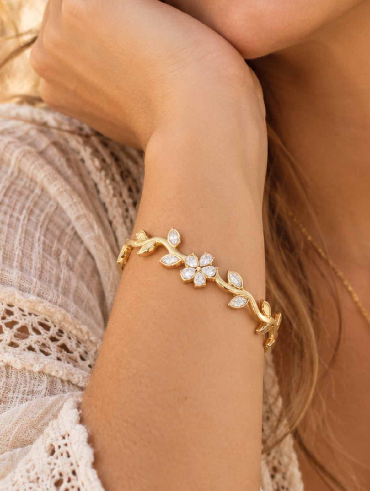 Bracelet jonc fleur doré acier inoxydable | Lilou Bohème