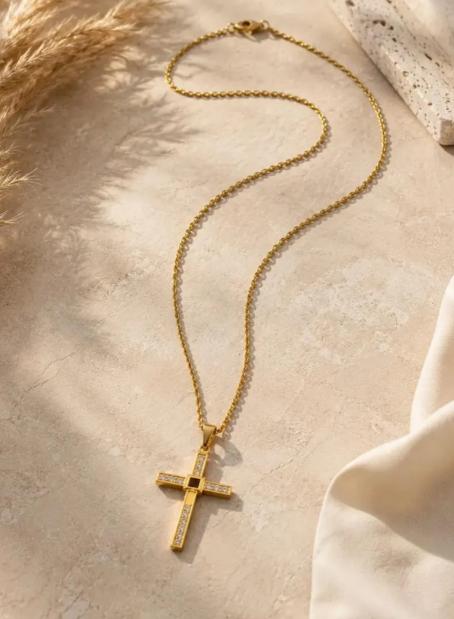 Collier Croix Dorée Femme en Acier Inoxydable