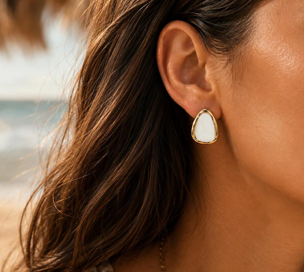 Boucles d’Oreilles Blanches et Dorées en Acier Inoxydable