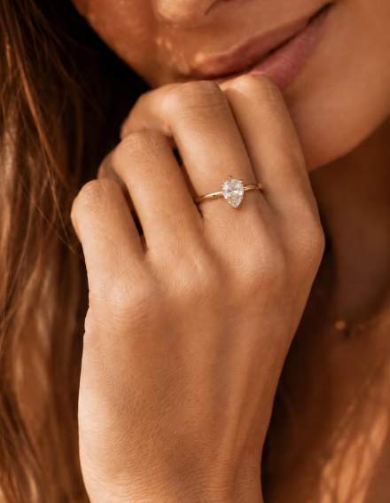 Bague Réglable Dorée Pierre Goutte en Acier Inoxydable