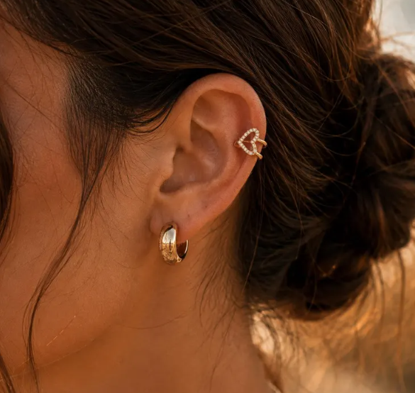Earcuff Cœur Doré Sans Perçage en Acier Inoxydable